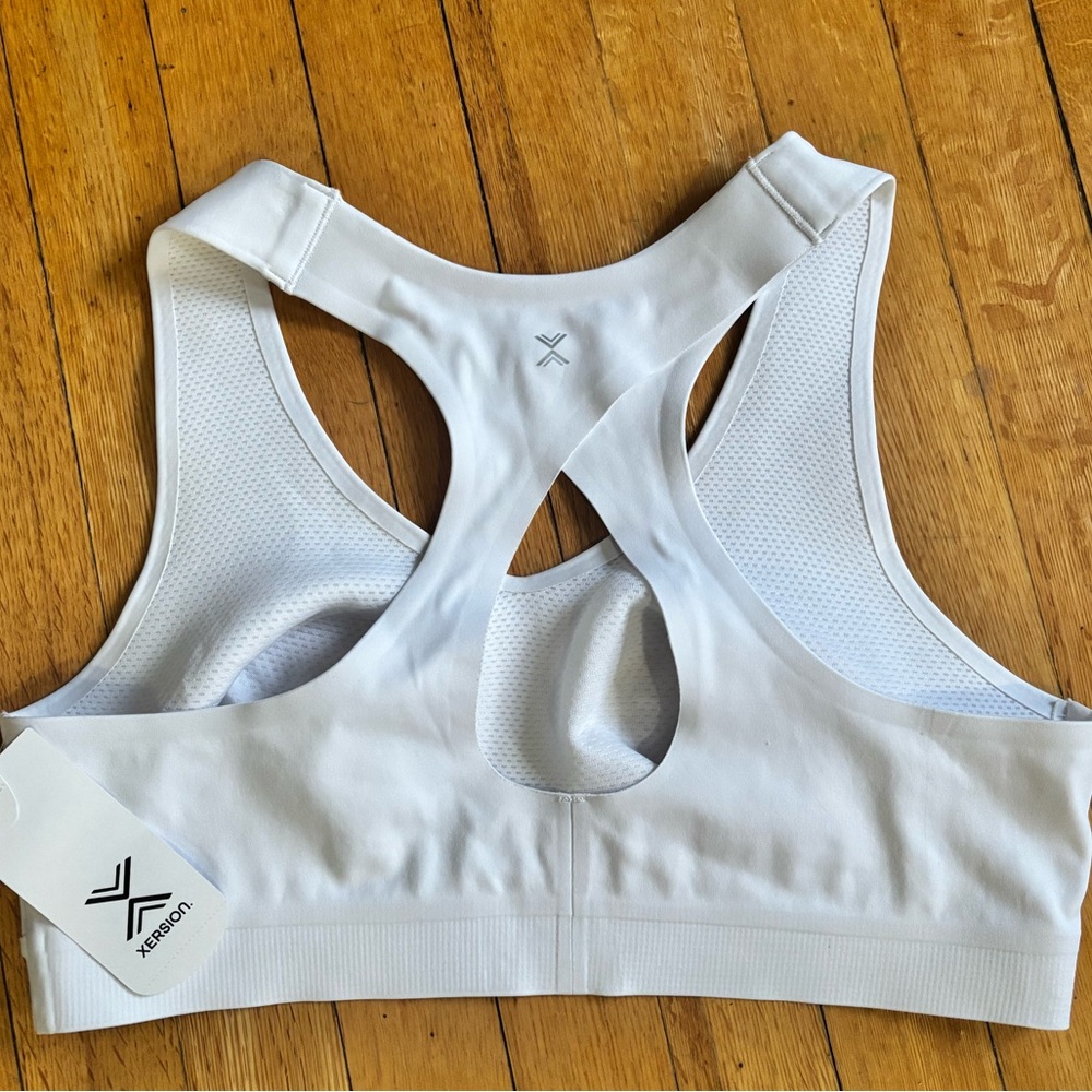 Xersion Women’s Sports Bra NWT - Picture 2 of 4